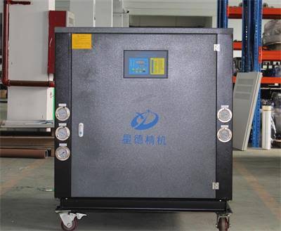 如何判斷工業(yè)冷凍機(jī)壓縮機(jī)是否缺油？